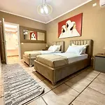 Amos City Center Apartment Tirana